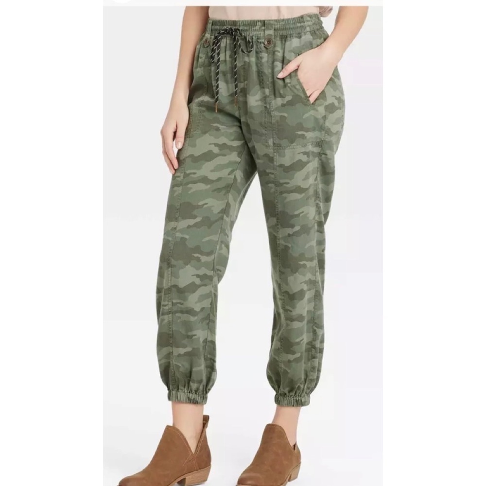 Knox Rose Women's Size 3X Camouflage Print Joggers NWT